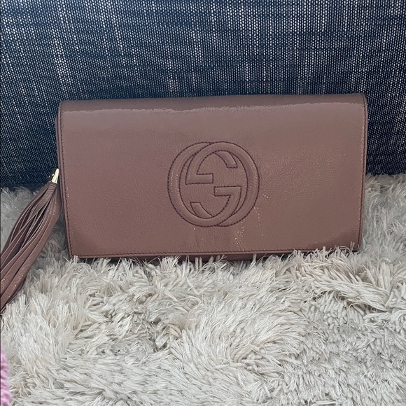 Gucci Nude Patent Leather Clutch - Picture 1 of 9